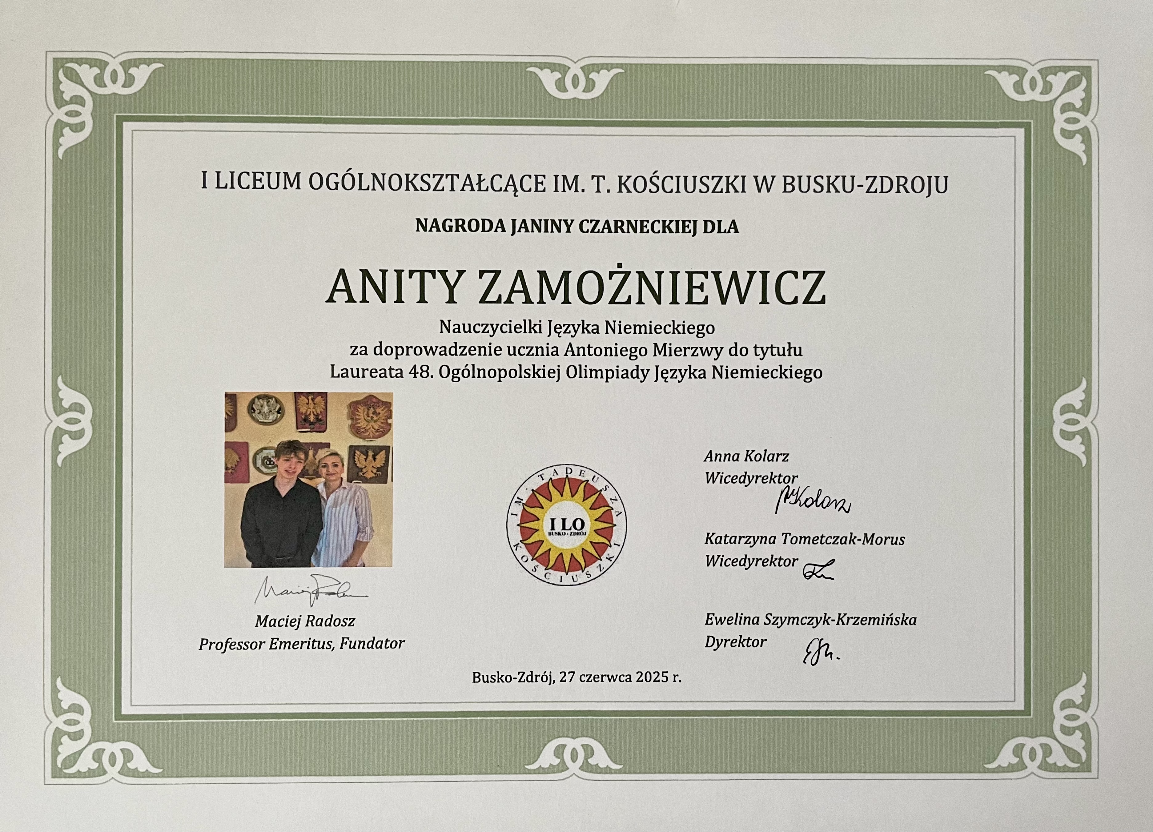 4. Dyplom dla nagrodzonej